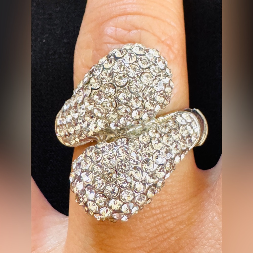 Oval Shape Crystal White Stretch Ring - image 1